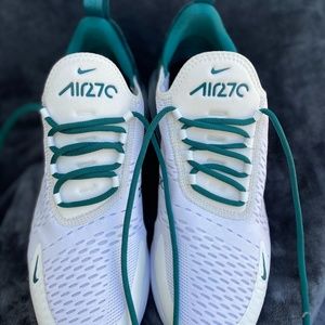 Men.s Nike iD White/ Green Air 27C size 10 1/2